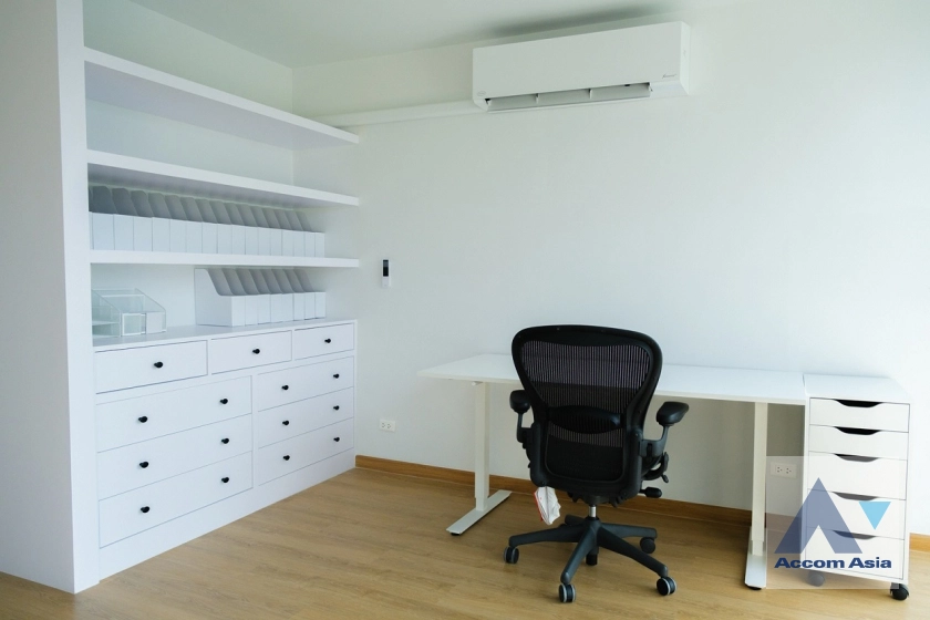 7  4 br House for rent and sale in Sukhumvit ,Bangkok BTS Bang Chak AA43455