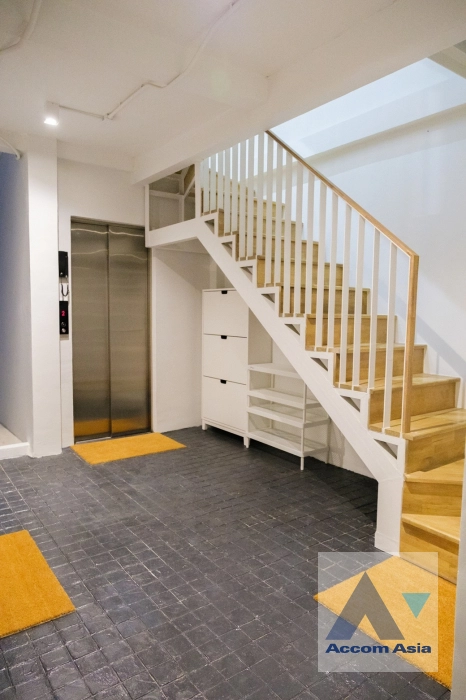 6  4 br House for rent and sale in Sukhumvit ,Bangkok BTS Bang Chak AA43455