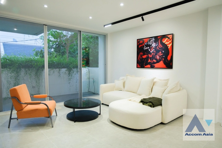  1  4 br House for rent and sale in Sukhumvit ,Bangkok BTS Bang Chak AA43455