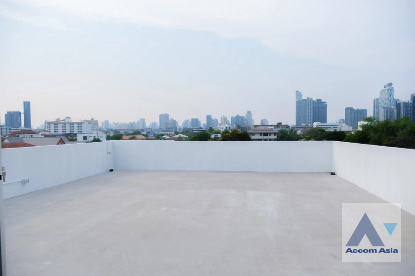 10  4 br House for rent and sale in Sukhumvit ,Bangkok BTS Bang Chak AA43455