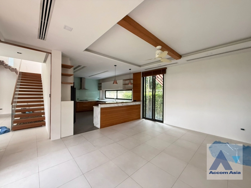 7  5 br House for rent and sale in Sukhumvit ,Bangkok BTS Phra khanong AA43456