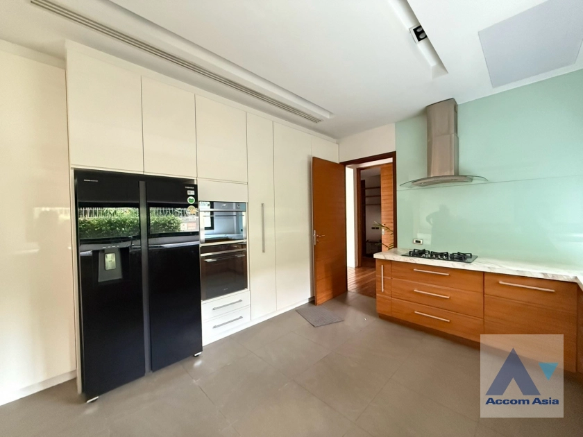 10  5 br House for rent and sale in Sukhumvit ,Bangkok BTS Phra khanong AA43456