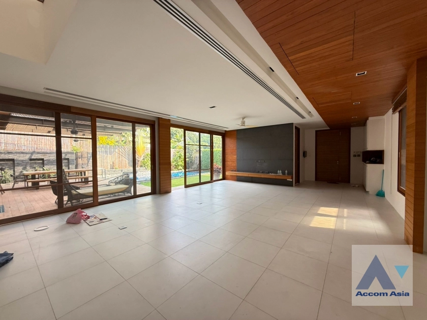 6  5 br House for rent and sale in Sukhumvit ,Bangkok BTS Phra khanong AA43456