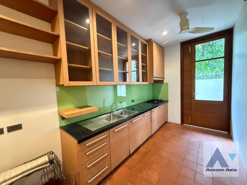 11  5 br House for rent and sale in Sukhumvit ,Bangkok BTS Phra khanong AA43456