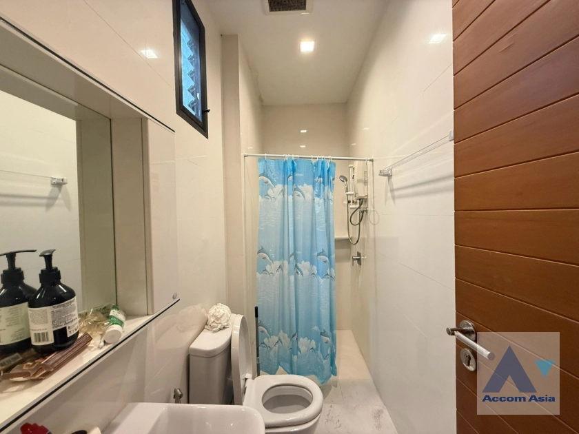 33  5 br House for rent and sale in Sukhumvit ,Bangkok BTS Phra khanong AA43456