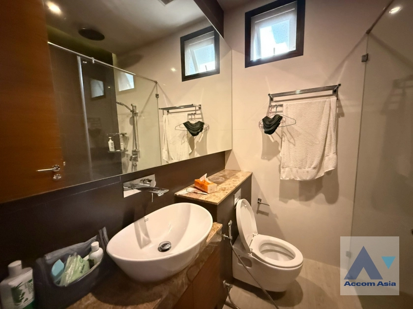 34  5 br House for rent and sale in Sukhumvit ,Bangkok BTS Phra khanong AA43456