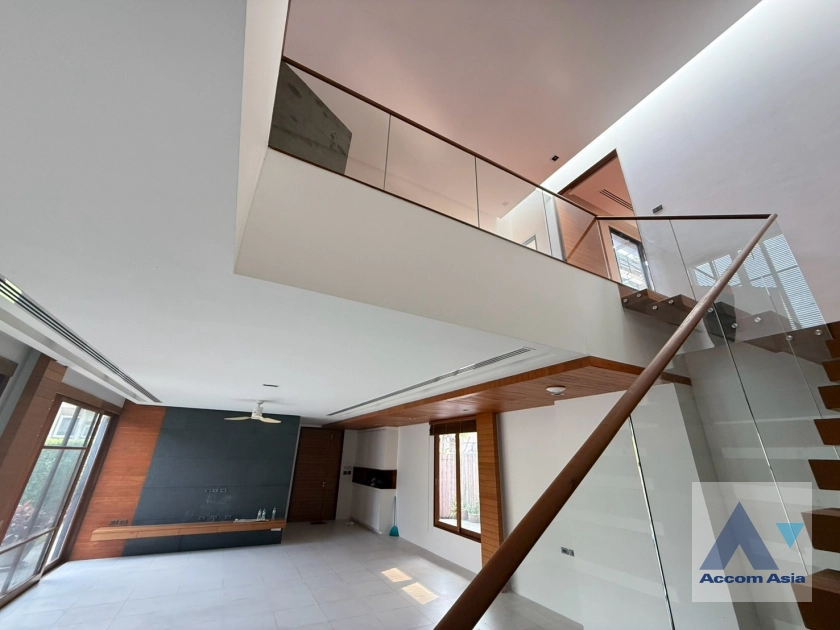 14  5 br House for rent and sale in Sukhumvit ,Bangkok BTS Phra khanong AA43456