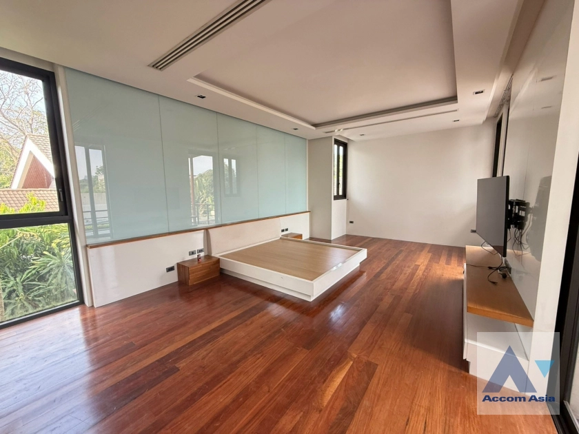 16  5 br House for rent and sale in Sukhumvit ,Bangkok BTS Phra khanong AA43456