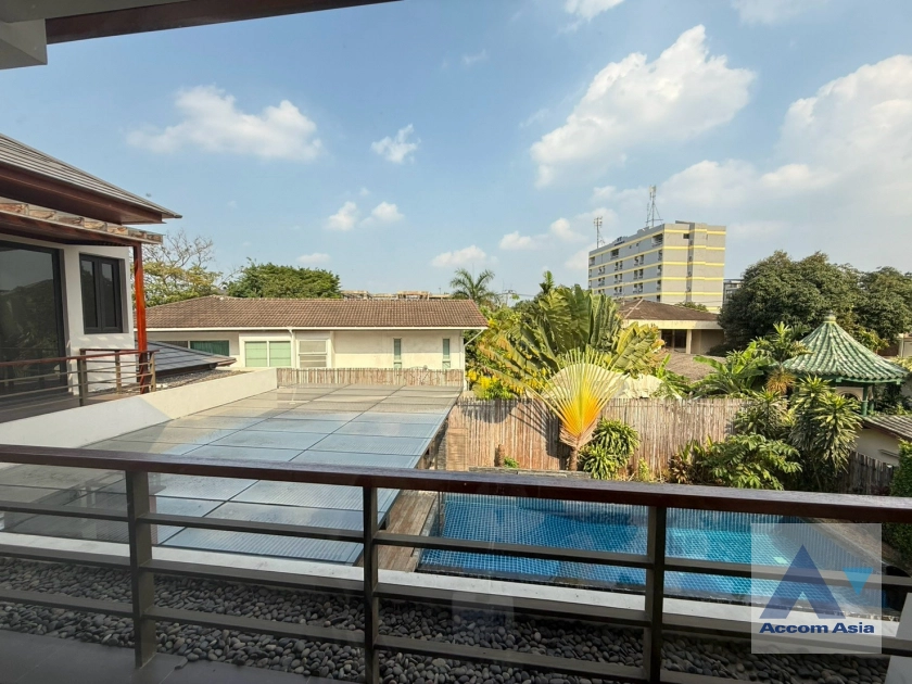 19  5 br House for rent and sale in Sukhumvit ,Bangkok BTS Phra khanong AA43456