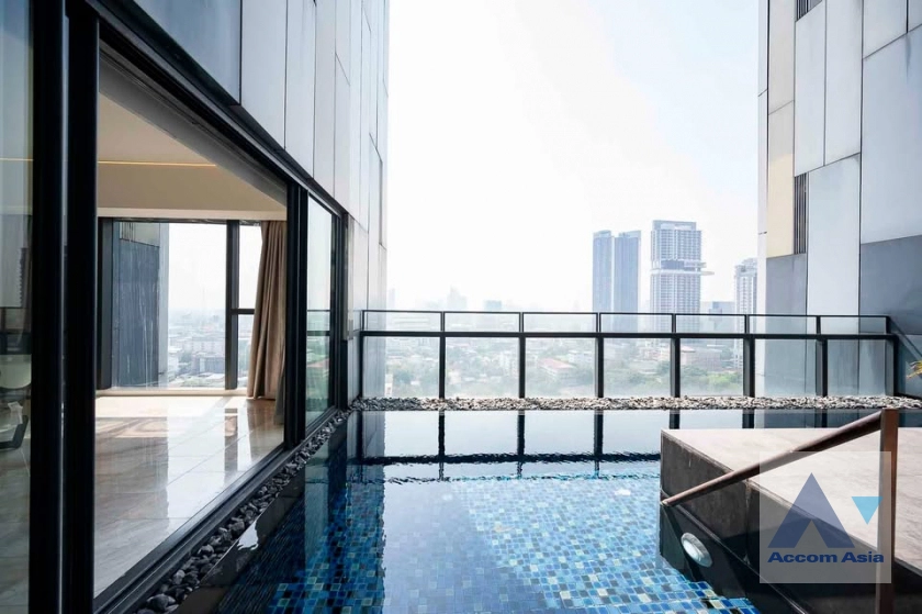 unitNewly renovated, Private Swimming Pool, Penthouse | Luxury condo in Sathorn with private pool and panoramic skyline view (AA43457)