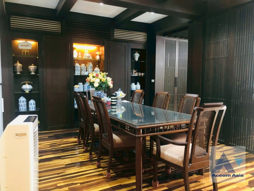 7  5 br Townhouse for rent and sale in Sathorn ,Bangkok BRT Nararam 3 at Modern style AA43471