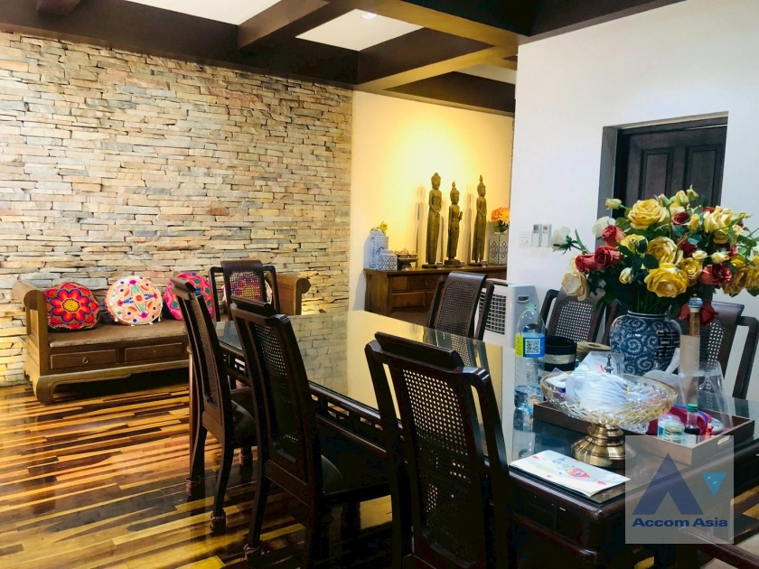 9  5 br Townhouse for rent and sale in Sathorn ,Bangkok BRT Nararam 3 at Modern style AA43471