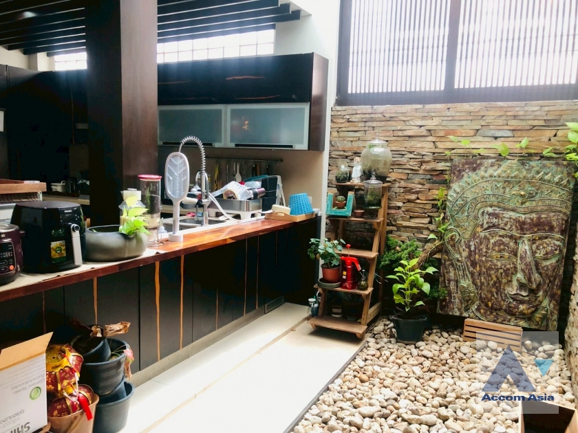12  5 br Townhouse for rent and sale in Sathorn ,Bangkok BRT Nararam 3 at Modern style AA43471