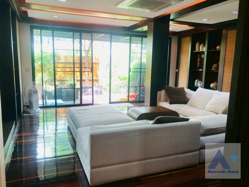  Modern style Townhouse  5 Bedroom for Sale & Rent BRT Nararam 3 in Sathorn Bangkok