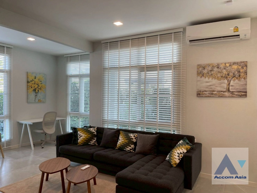  Mantana Bangna-Wongwaen House  4 Bedroom for Rent   in Pattanakarn Bangkok