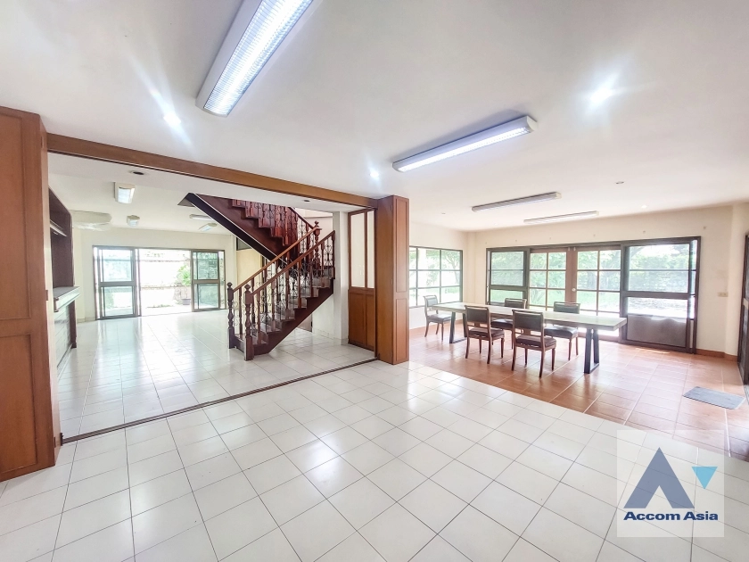 unitHome Office, Pet friendly |  3 Bedrooms  House For Rent in Phaholyothin, Bangkok  (95771)