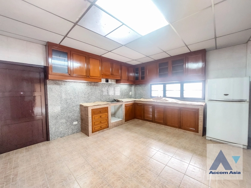 9  3 br House for rent and sale in Phaholyothin ,Bangkok  95771