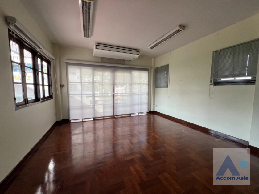 8  3 br House For Rent in Phaholyothin ,Bangkok  95771