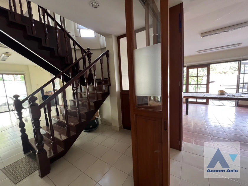 11  3 br House For Rent in Phaholyothin ,Bangkok  95771