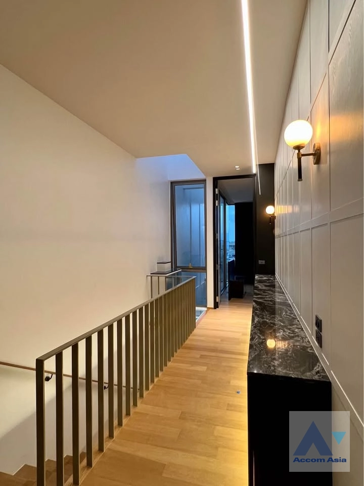 7  3 br House for rent and sale in Ratchadaphisek ,Bangkok MRT Lat Phrao at Luxury House AA43482