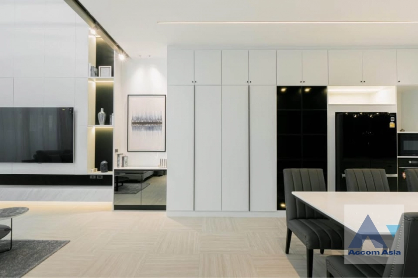  1  3 br House for rent and sale in Ratchadaphisek ,Bangkok MRT Lat Phrao at Luxury House AA43482