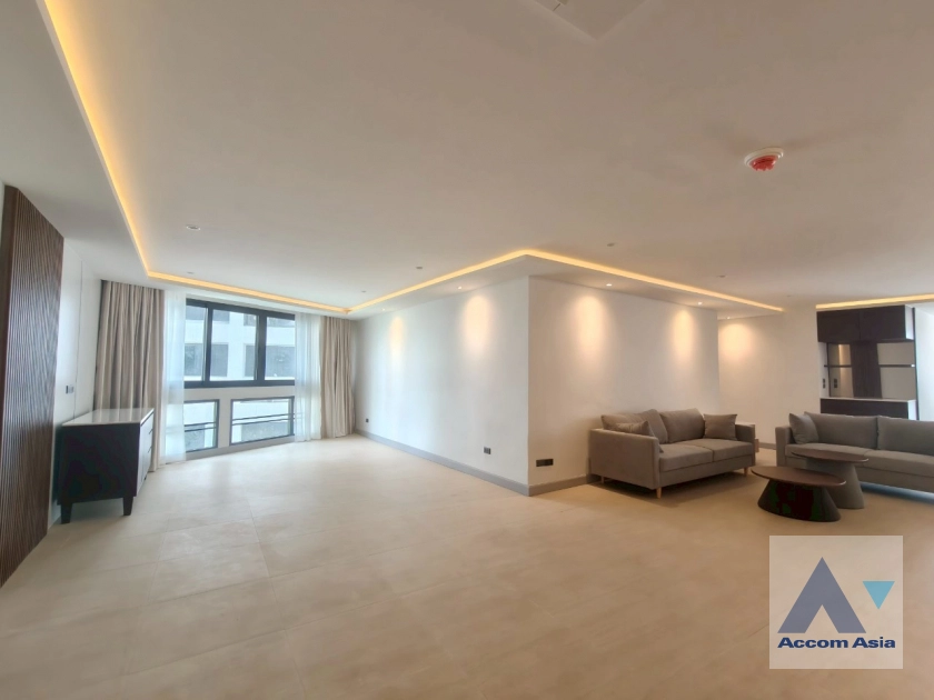 unit 3 Bedrooms  Condominium For Rent in Sukhumvit, Bangkok  (AA43486)