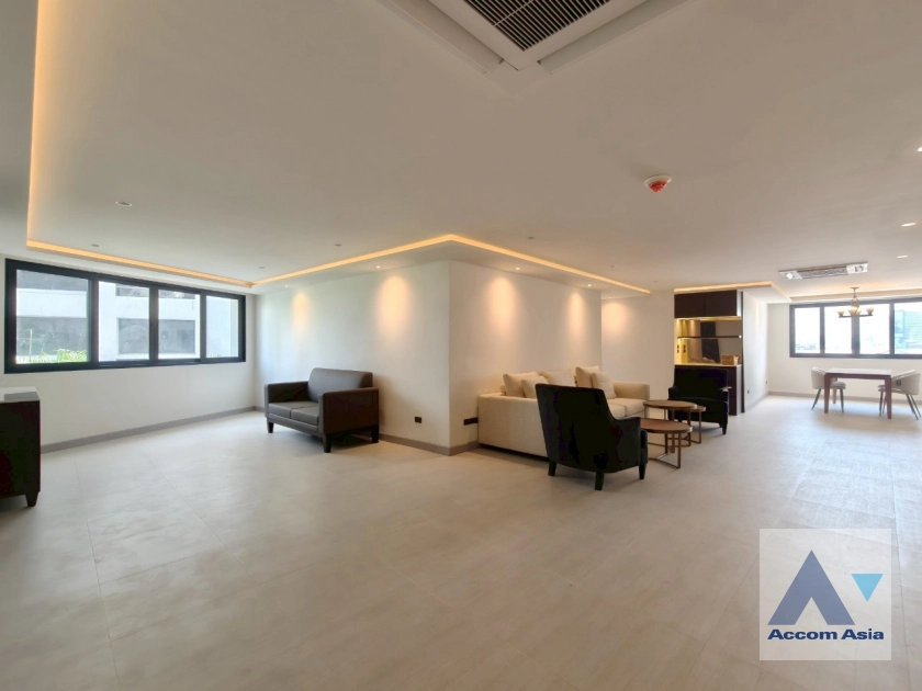 unit 3 Bedrooms  Condominium For Rent in Sukhumvit, Bangkok  (AA43487)