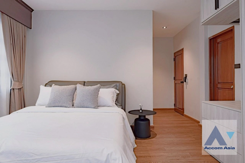 30  5 br House for rent and sale in Sukhumvit ,Bangkok BTS Punnawithi AA43488