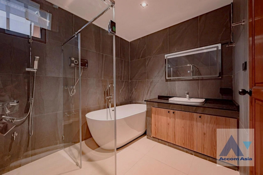 27  5 br House for rent and sale in Sukhumvit ,Bangkok BTS Punnawithi AA43488