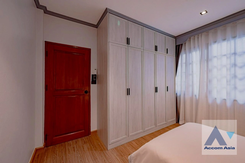 38  5 br House for rent and sale in Sukhumvit ,Bangkok BTS Punnawithi AA43488