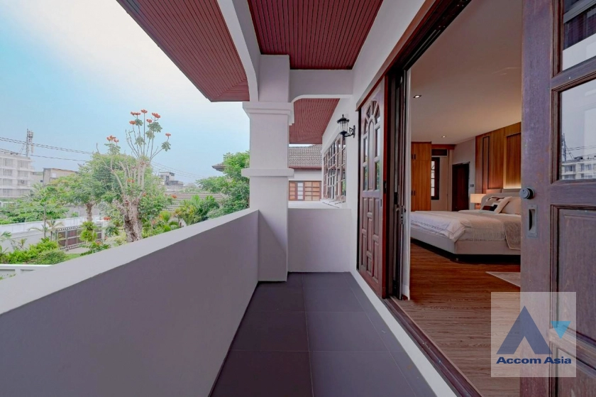 28  5 br House for rent and sale in Sukhumvit ,Bangkok BTS Punnawithi AA43488