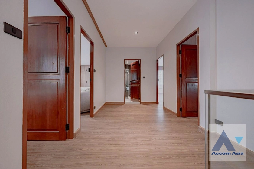 41  5 br House for rent and sale in Sukhumvit ,Bangkok BTS Punnawithi AA43488