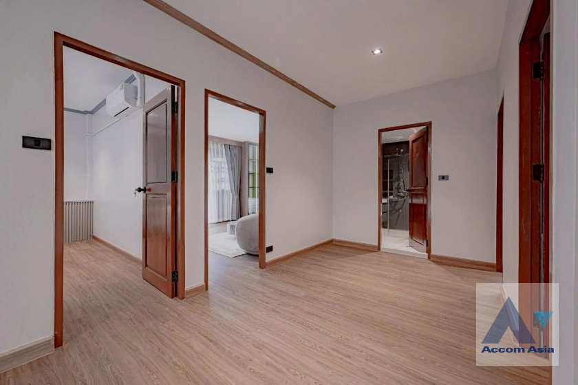 40  5 br House for rent and sale in Sukhumvit ,Bangkok BTS Punnawithi AA43488