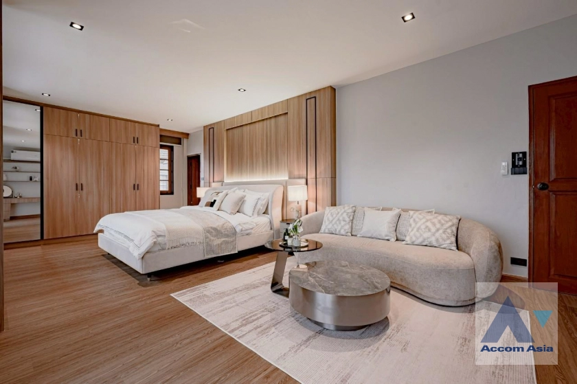 22  5 br House for rent and sale in Sukhumvit ,Bangkok BTS Punnawithi AA43488