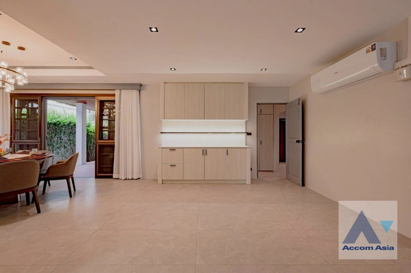 18  5 br House for rent and sale in Sukhumvit ,Bangkok BTS Punnawithi AA43488