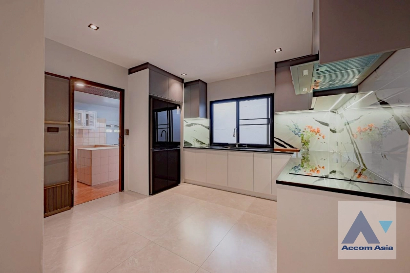 21  5 br House for rent and sale in Sukhumvit ,Bangkok BTS Punnawithi AA43488