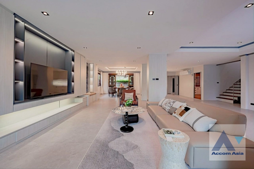 5  5 br House for rent and sale in Sukhumvit ,Bangkok BTS Punnawithi AA43488