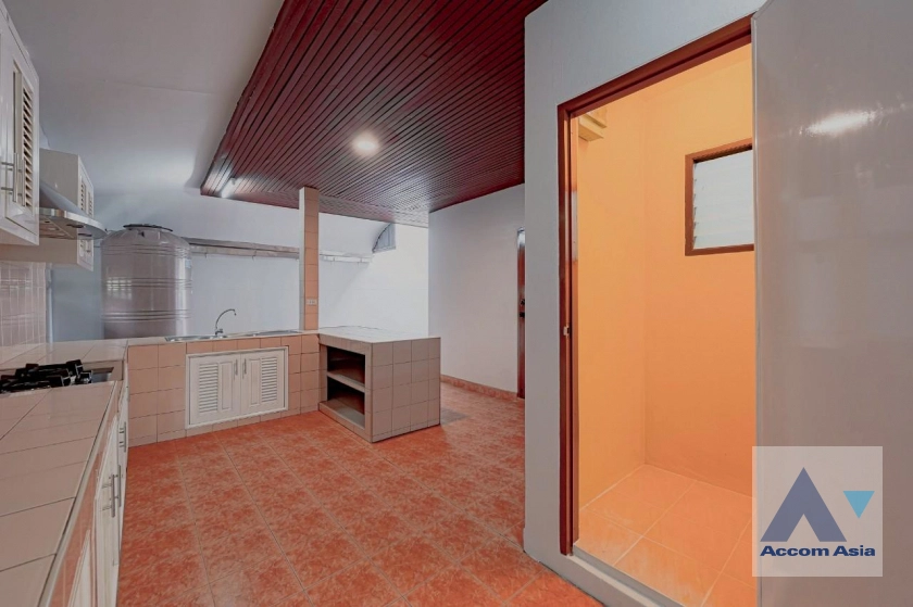 51  5 br House for rent and sale in Sukhumvit ,Bangkok BTS Punnawithi AA43488