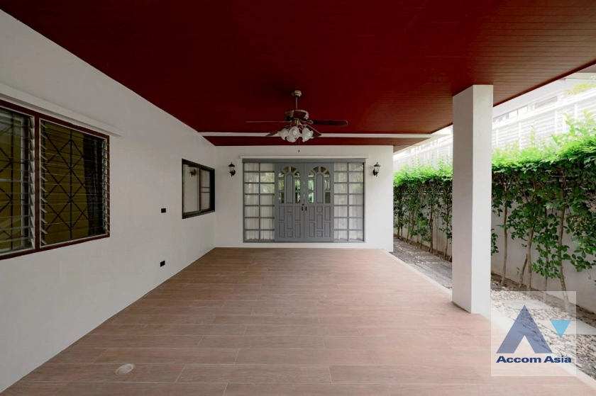 54  5 br House for rent and sale in Sukhumvit ,Bangkok BTS Punnawithi AA43488