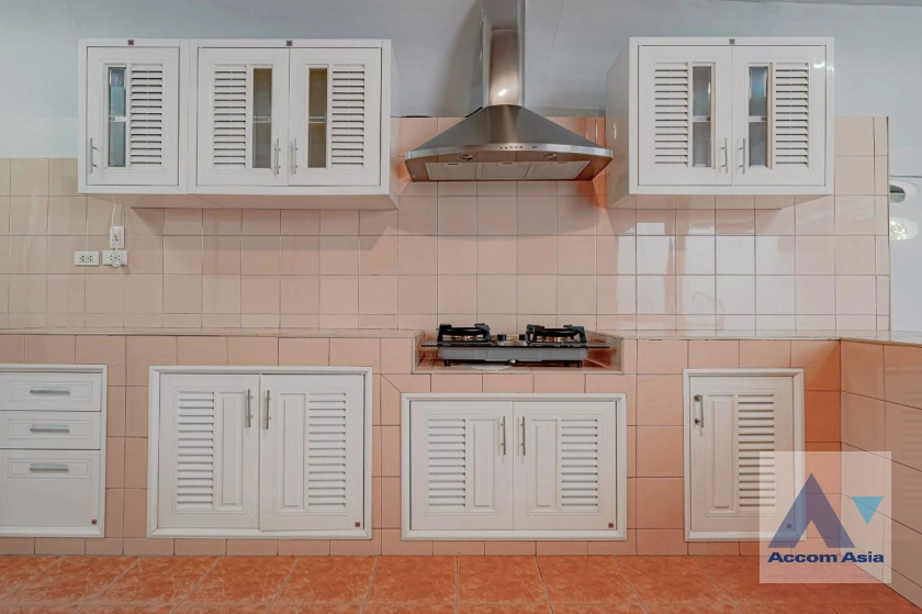 48  5 br House for rent and sale in Sukhumvit ,Bangkok BTS Punnawithi AA43488