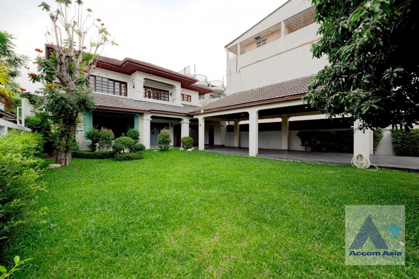 4  5 br House for rent and sale in Sukhumvit ,Bangkok BTS Punnawithi AA43488