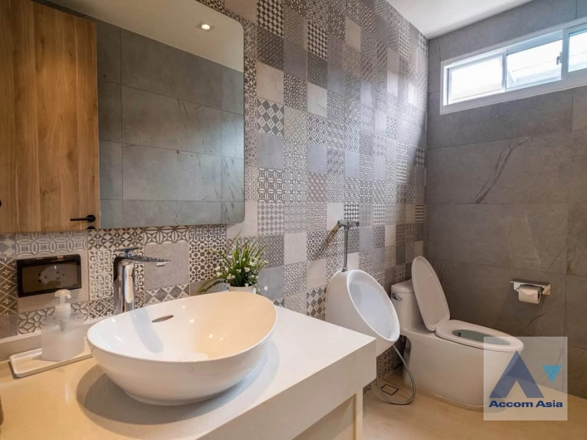 20  3 br House for rent and sale in Pattanakarn ,Bangkok  at Noble Thara Phatthanakan Village AA43496