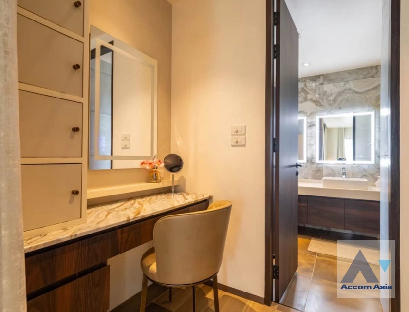 16  3 br House for rent and sale in Pattanakarn ,Bangkok  at Noble Thara Phatthanakan Village AA43496