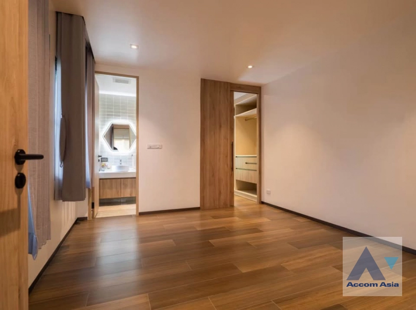 13  3 br House for rent and sale in Pattanakarn ,Bangkok  at Noble Thara Phatthanakan Village AA43496