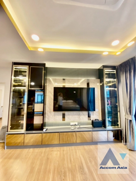 11  4 br House for rent and sale in Samutprakan ,Samutprakan  at The  Centro Bangna KM.7 AA43500