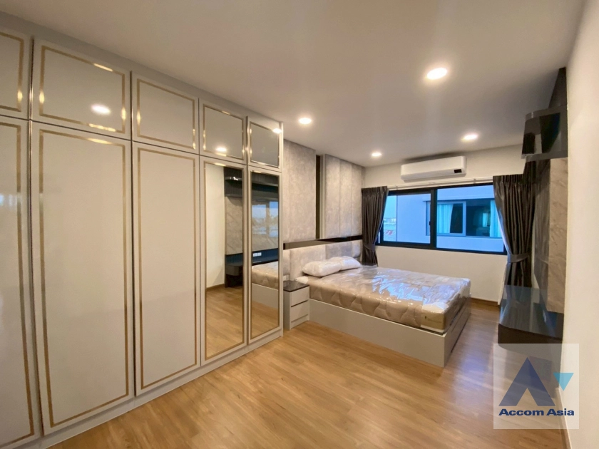 12  4 br House for rent and sale in Samutprakan ,Samutprakan  at The  Centro Bangna KM.7 AA43500