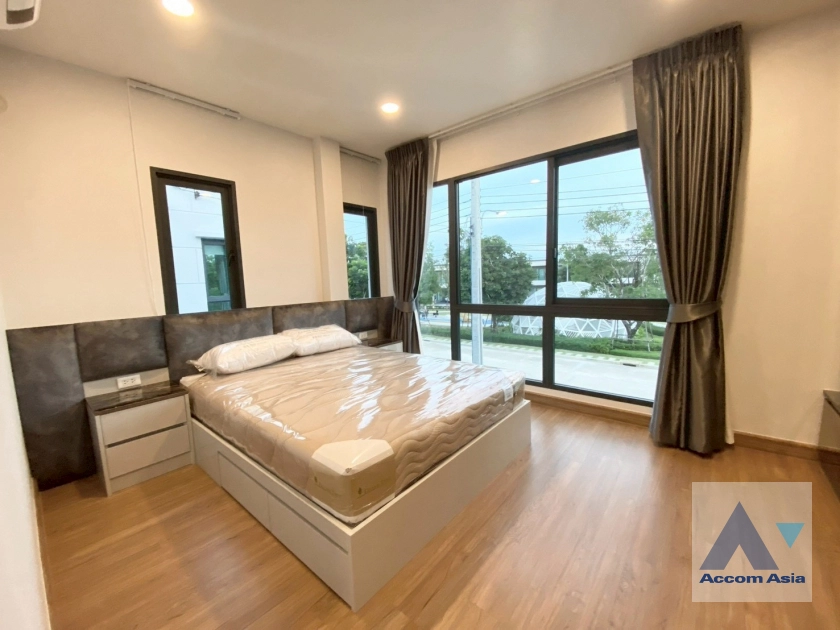 16  4 br House for rent and sale in Samutprakan ,Samutprakan  at The  Centro Bangna KM.7 AA43500