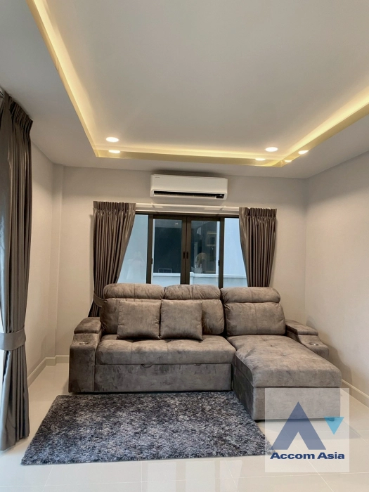 5  4 br House for rent and sale in Samutprakan ,Samutprakan  at The  Centro Bangna KM.7 AA43500