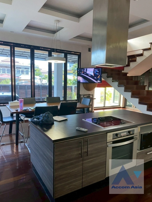 5  3 br House for rent and sale in Phaholyothin ,Bangkok  AA43501