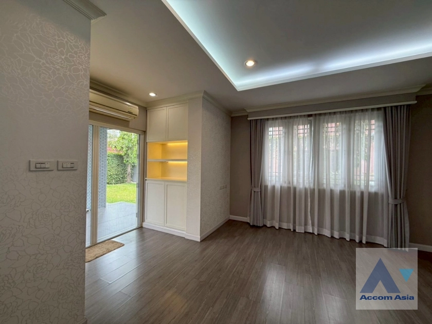 6  4 br House for rent and sale in Samutprakan ,Samutprakan BTS Bang Na at Lakeside Villa 1 AA43504
